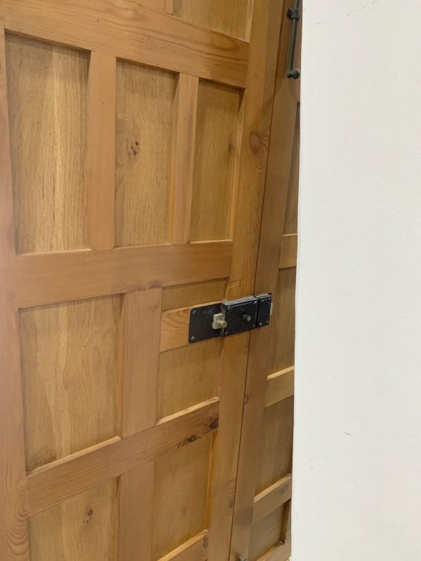 Puerta/portón antiguo de madera de castaño