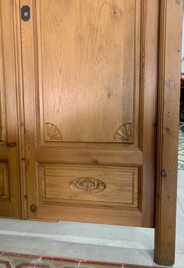 Puerta/portón antiguo de madera de castaño