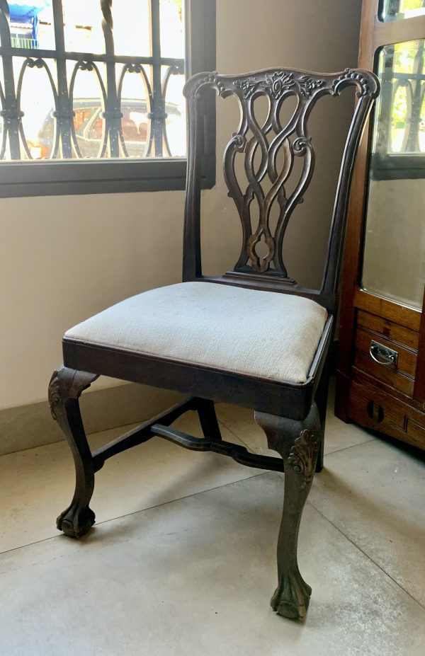 Silla antigua de caoba estilo chippendale